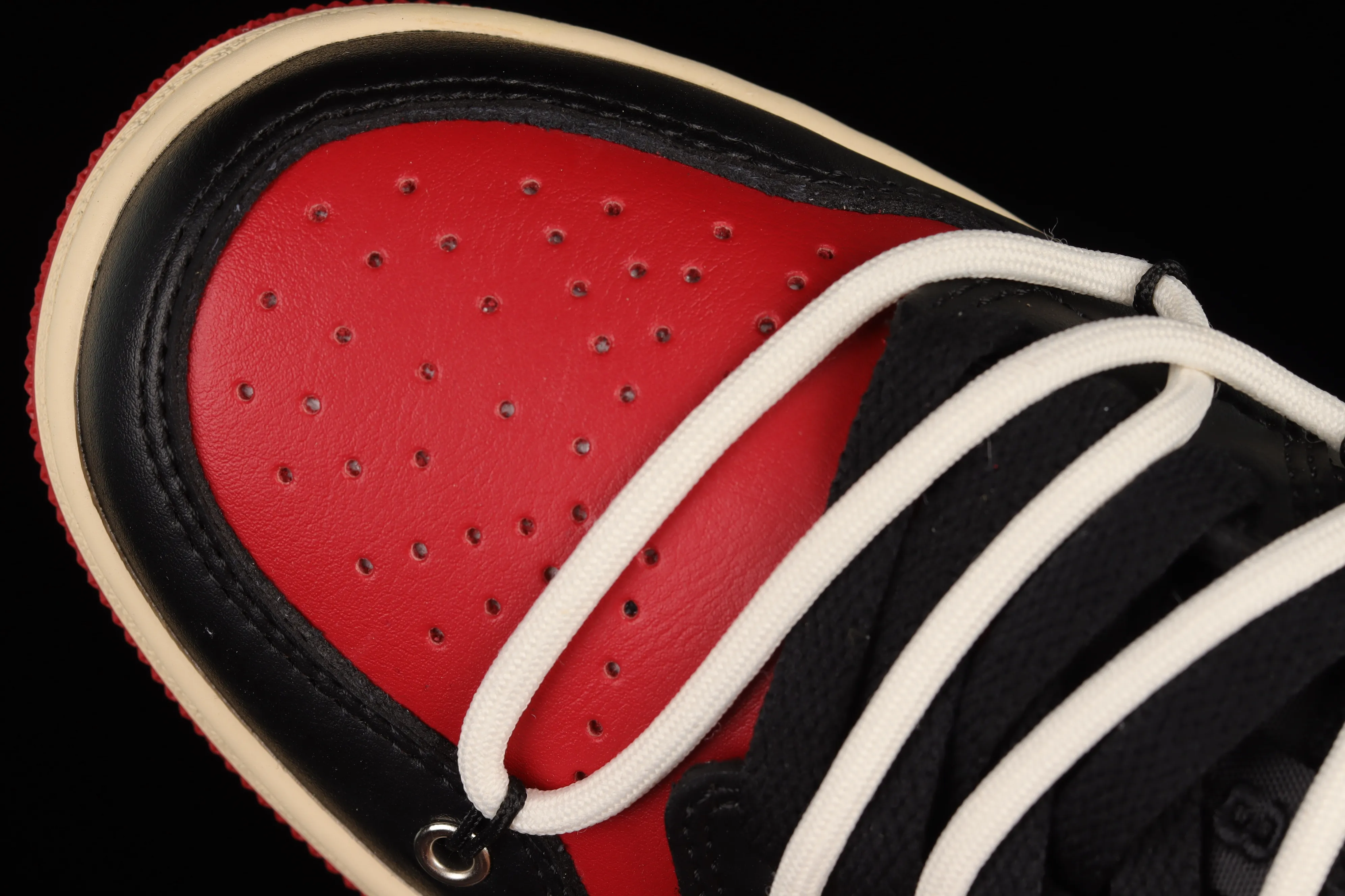 All categories Air Jordan Jordan series basketball shoes Air Jordan 1 Low Z version Air Jordan 1 Low AJ1 Joe 1 customized version Chicago color matching deconstruction Sports culture basketball shoes 553560-612